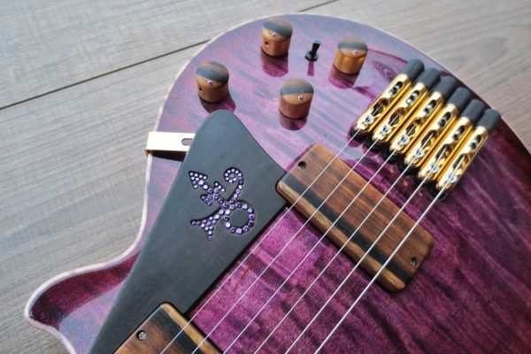 Travel LP Purple Rain – Изготовление гитар на заказ