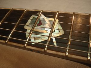 Пиковая дама – Изготовление гитар на заказ