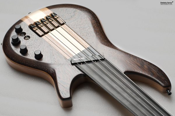 Chocolate Swing Bass – Изготовление гитар на заказ