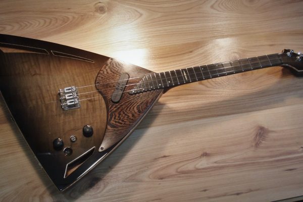 Электро балалайка Valera – Изготовление гитар на заказ