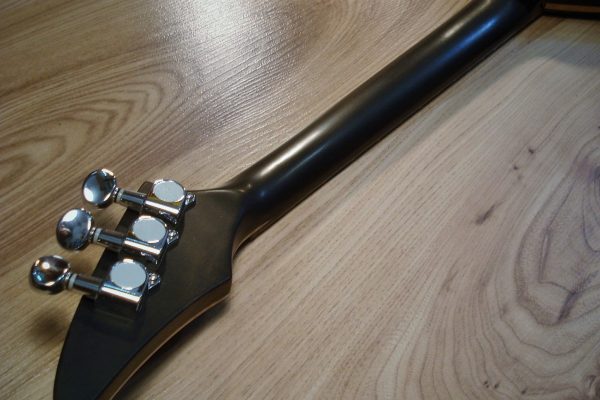 Электро балалайка Valera – Изготовление гитар на заказ
