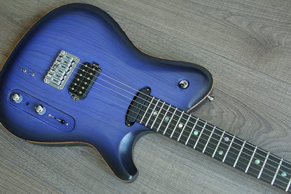 Starline Zebra Blue – Изготовление гитар на заказ