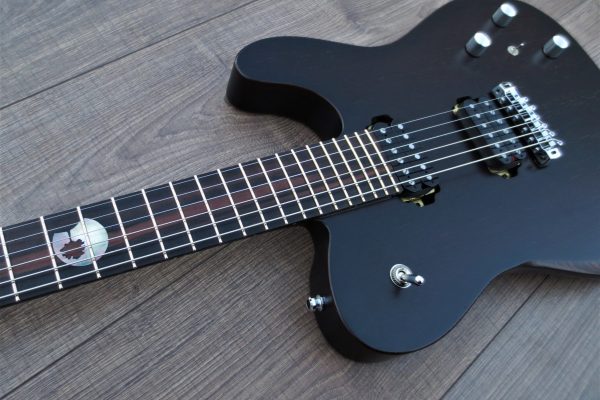 Black Moon – Изготовление гитар на заказ