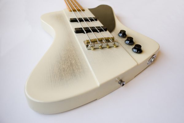 Thunderbird bass – Изготовление гитар на заказ