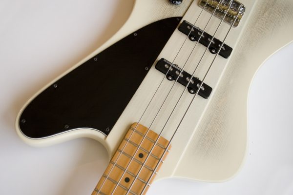 Thunderbird bass – Изготовление гитар на заказ