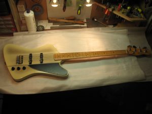 Thunderbird bass – Изготовление гитар на заказ